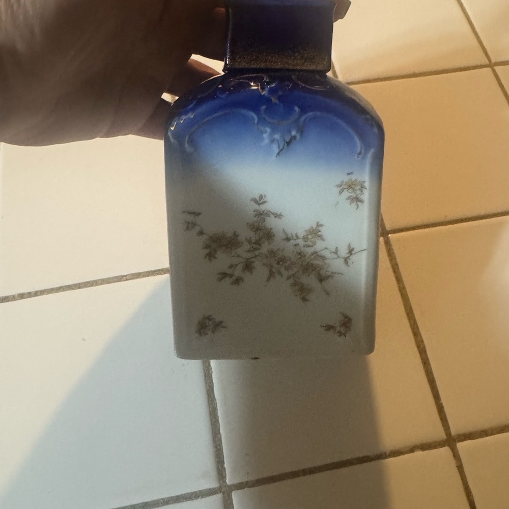 Collectible Victoria Carlsbad Australia Porcelain floral Ceramic Vase with lid.